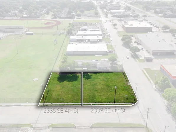 2335 SE 4th St, Grand Prairie, TX 75051