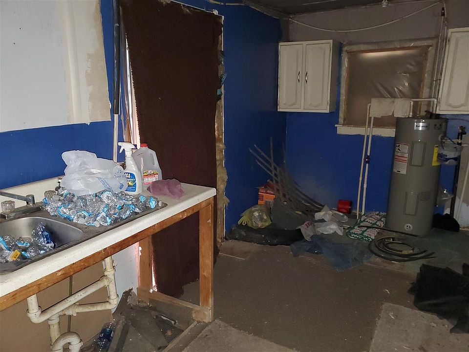 2nd image of 415 S 5th St