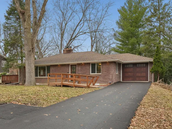 1425 Orkla Dr, Golden Valley, MN 55427