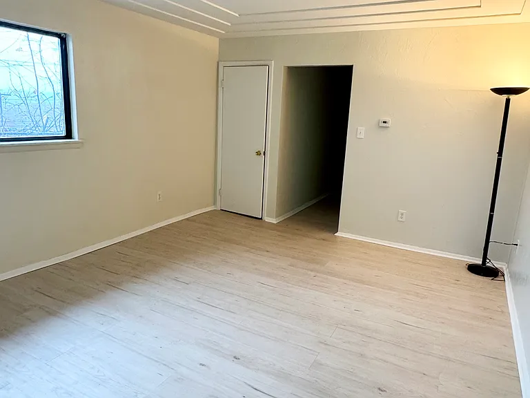 1210 Evans Ave #1 — Photo 11