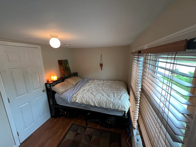327 Malletts Bay Ave #A — Photo 11