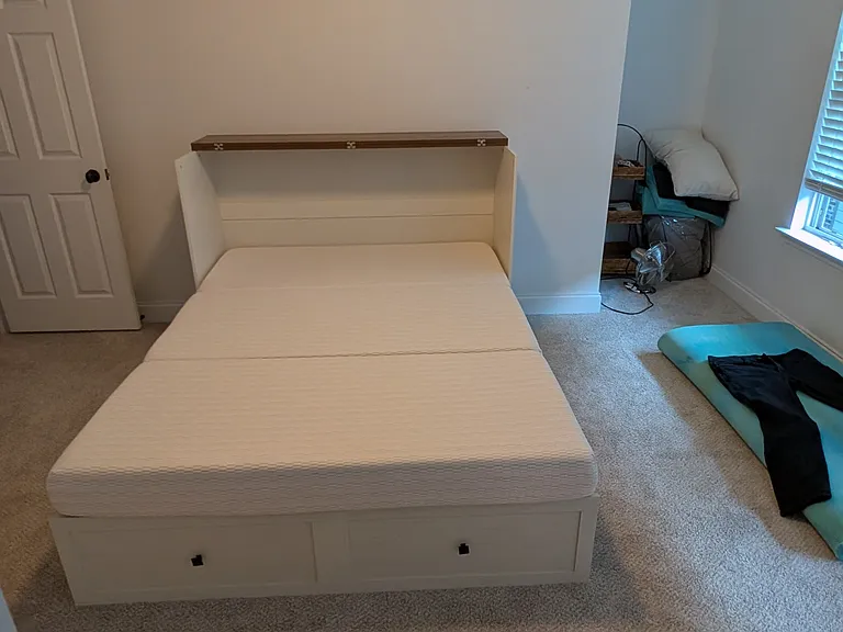 Second bedroom with Murphy bed