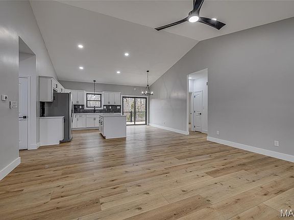 4th image of 1774 Stoney Point Rd