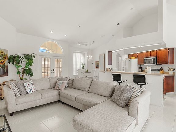 5th image of 3925 Oasis Blvd