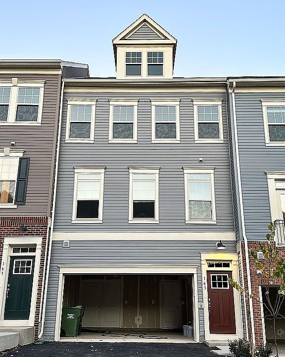 1st image of 163 Shaded Valley Ct