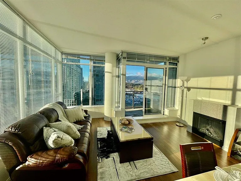 1211 Melville St #1703 — Photo 3