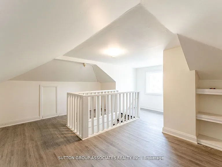 1610 Dundas St W #2 — Photo 21