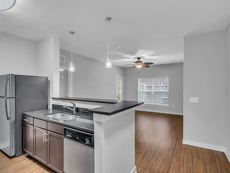 410 Rosedale Ave #105 — Photo 5