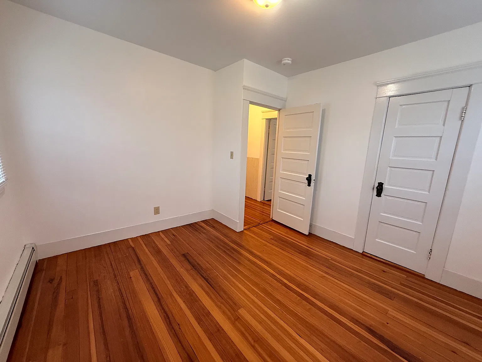 3 bed, 1160 sqft, $2,500 — Photo 3