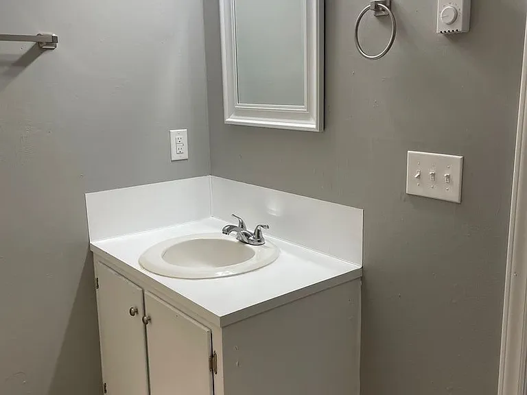 372 W Ward St — Photo 11