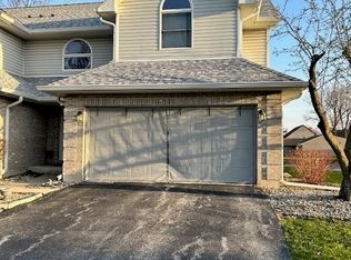 2502 Tulip Ln, Crest Hill, IL 60403