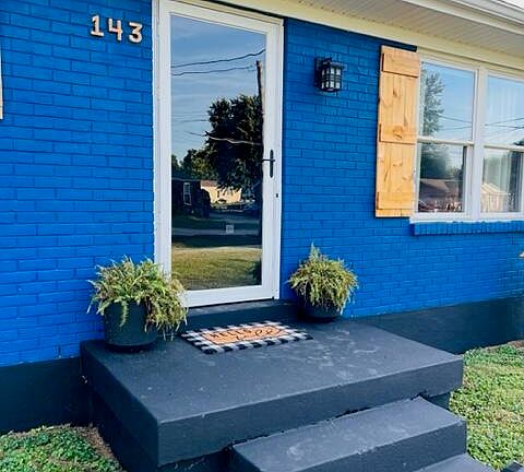 3rd image of 143 Winchester Dr