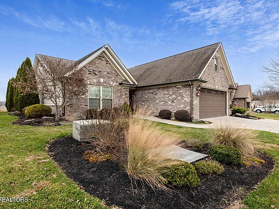 2nd image of 2241 Boulder Crest Ln