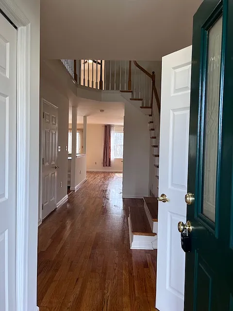3 bed, 3.5 bath, 1572 sqft, $1,995 — Photo 2