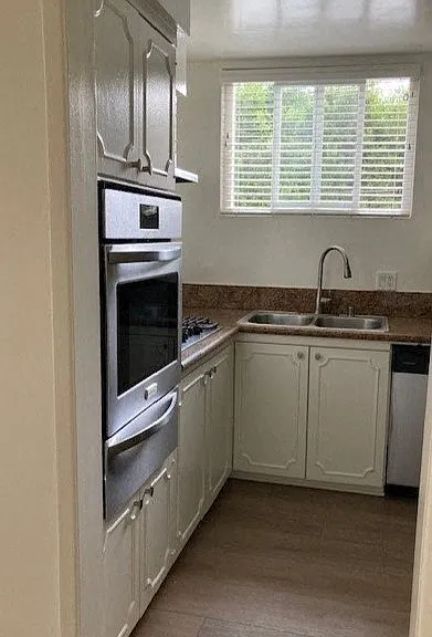 Beverly Hills Dorchester — Photo 16