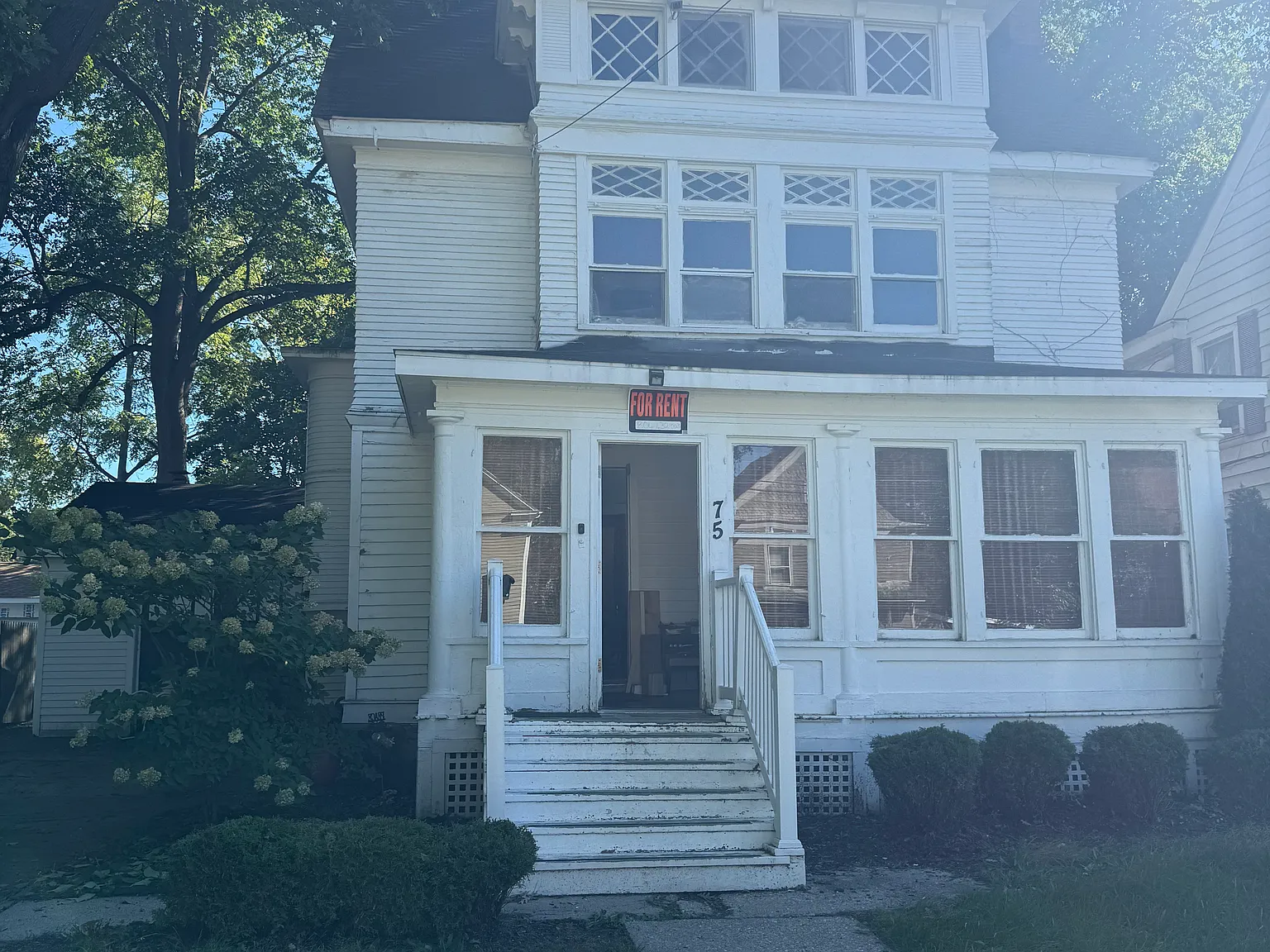 5 bed, 1.5 bath, 2166 sqft, $2,200 — Photo 1