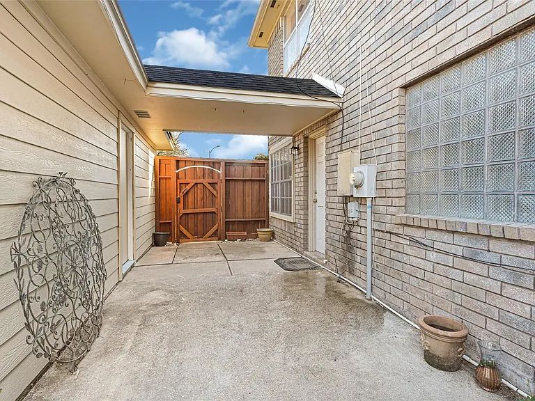 5910 Rolff Ln — Photo 44
