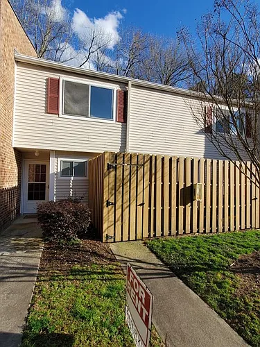 220 Elizabeth St Photo 1