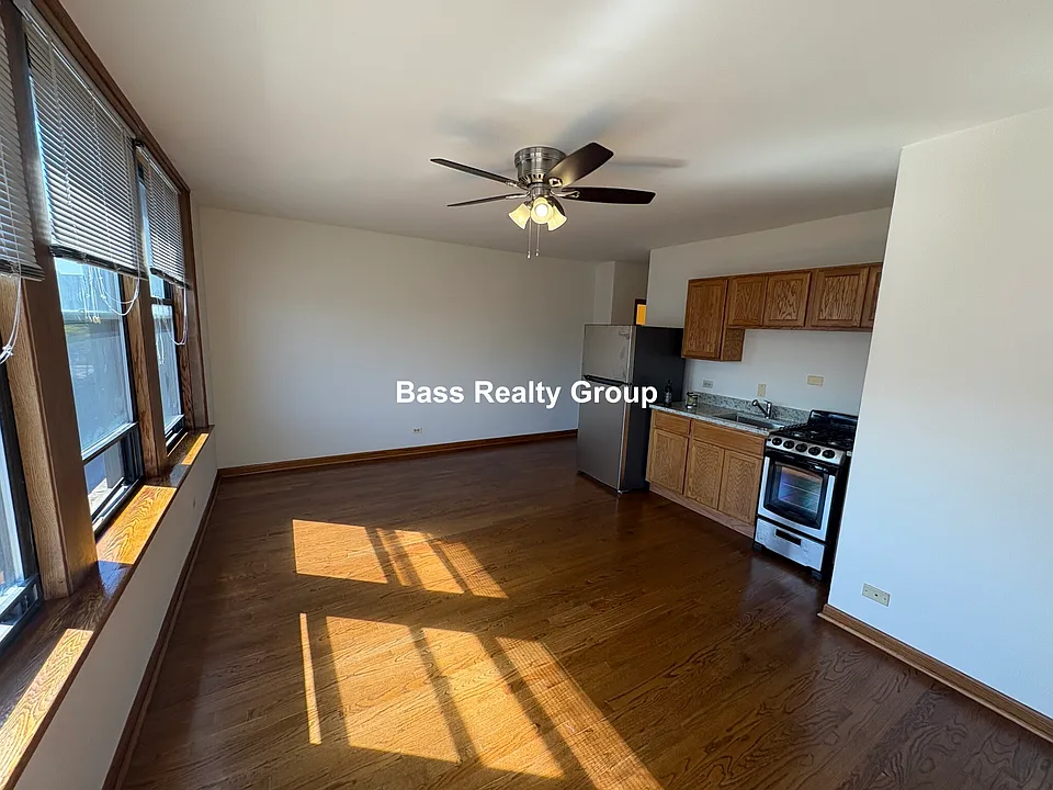 4802 N Kedzie Ave #204