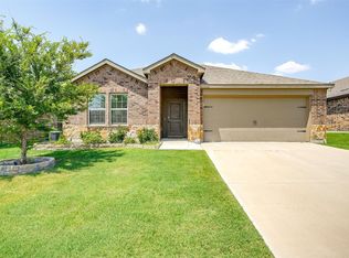 917 English Dr, Aubrey, TX 76227