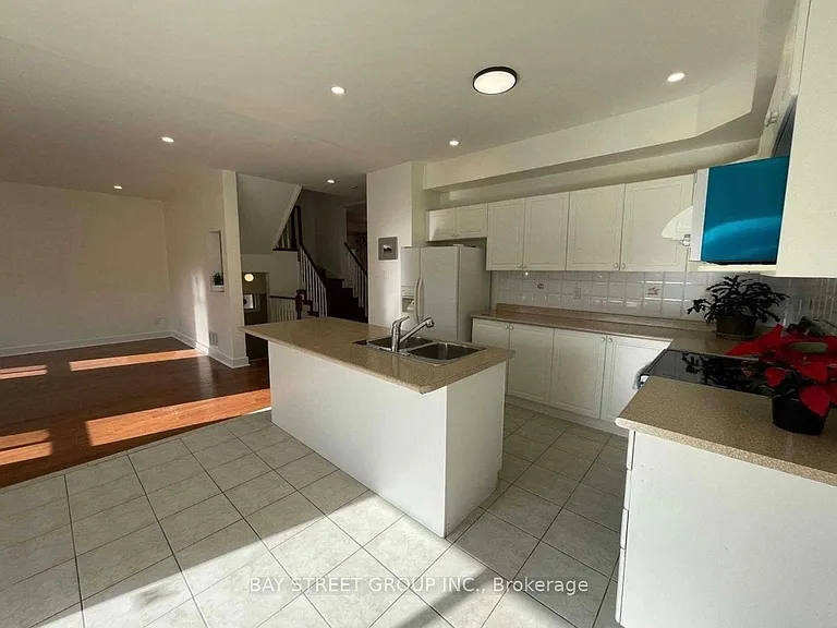 7 Raymond Bartlett Ave — Photo 5