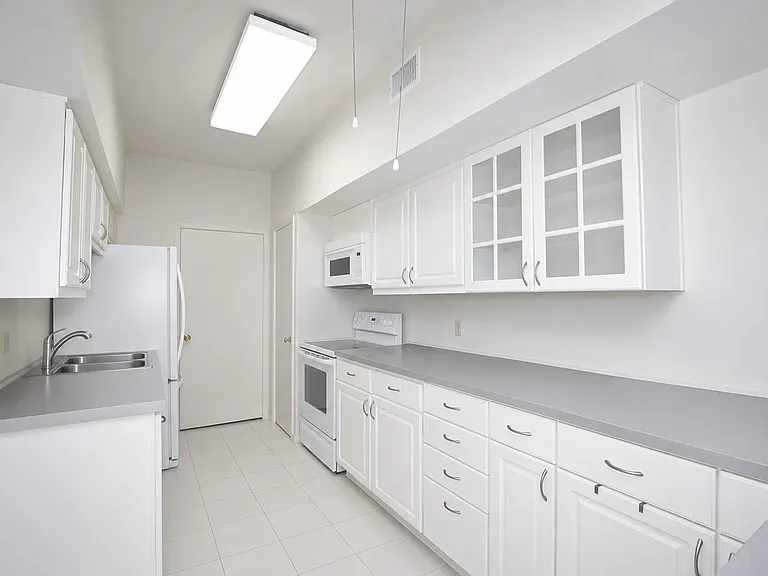 2425 Underwood St #346 — Photo 10