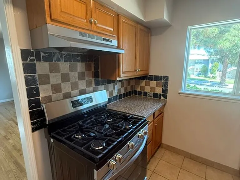 2203 Mira Vista Ave — Photo 3