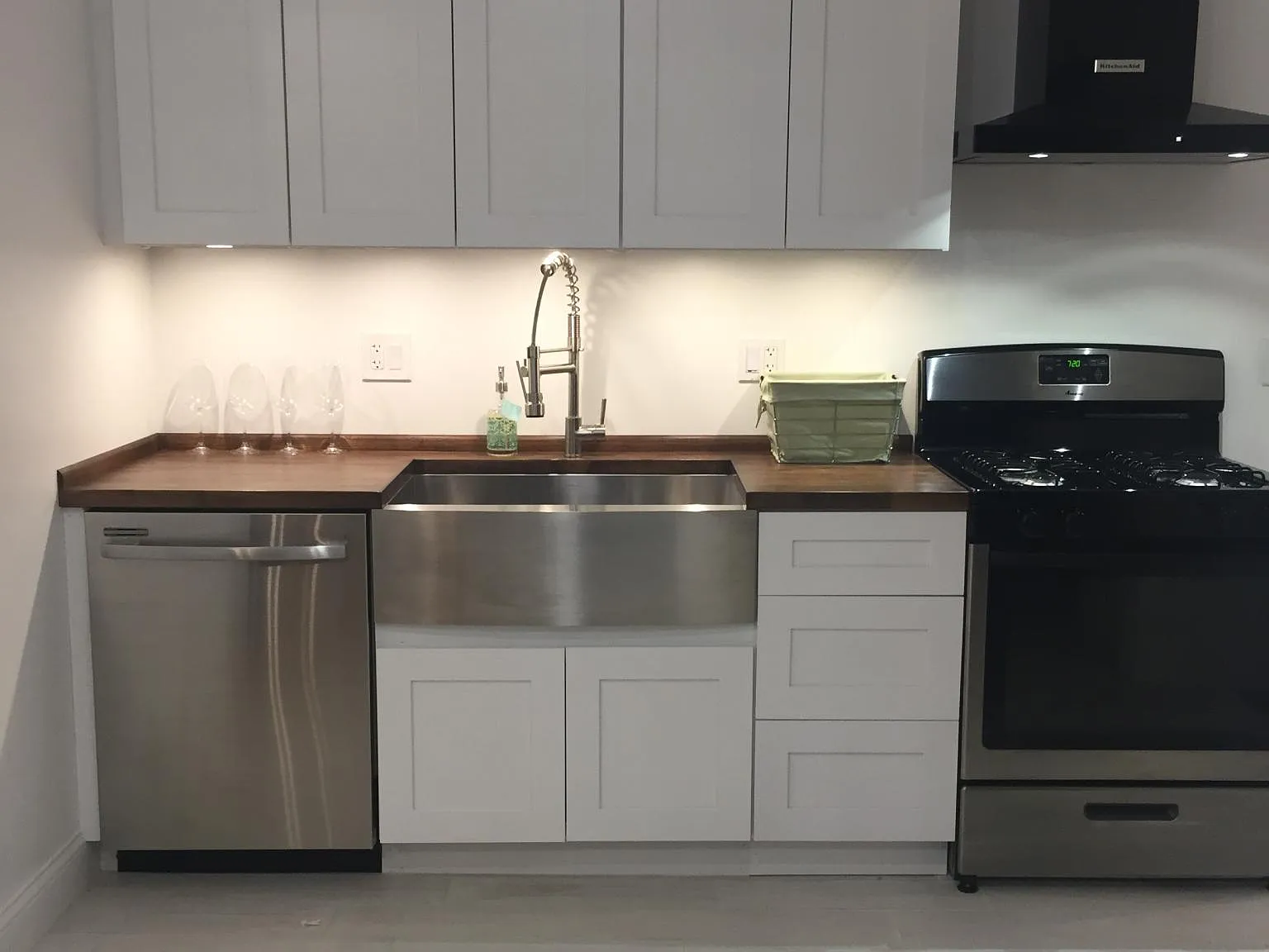 16 East 40th Street — Photo 3