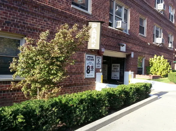 68-61 Yellowstone Boulevard image 1 of 9