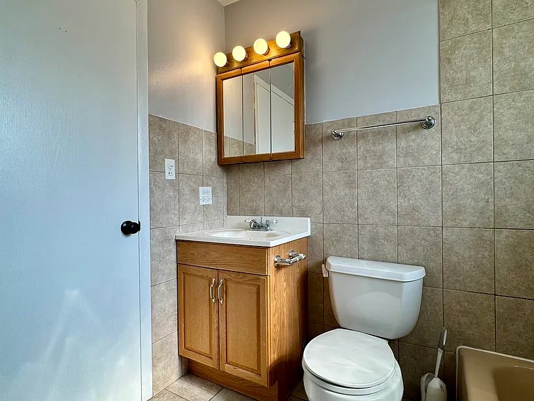 2nd full bath. 2nd bedroom and Master bedroom have direct access to it