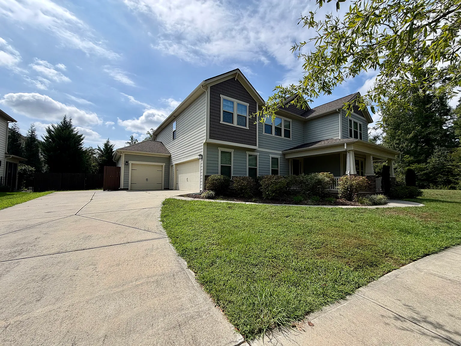 4 bed, 3.5 bath, 3796 sqft, $3,650 — Photo 4