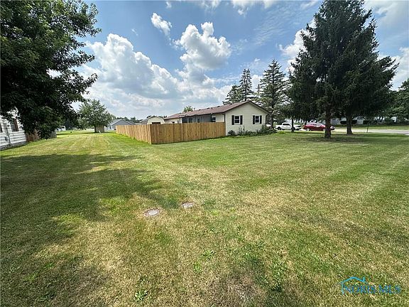 4th image of 661 Wood Dr
