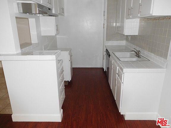 4th image of 805 Glenway Dr Unit 208
