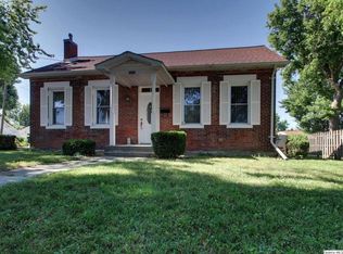 2068 Chestnut St, Quincy, IL 62301