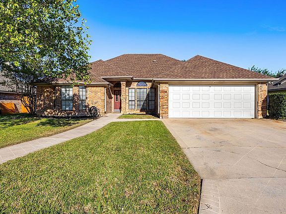 2nd image of 1705 Lynx Cir