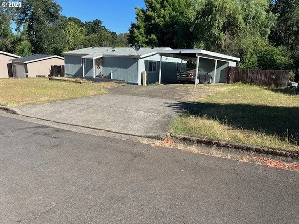 424 NE Kirby Ave, Roseburg, OR 97470