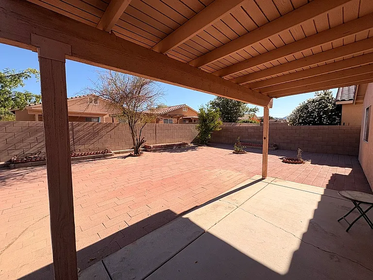 2133 W Roundwood Pl — Photo 18