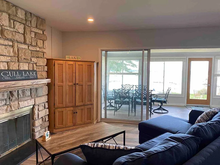 1106 N Willow Beach Rd — Photo 12