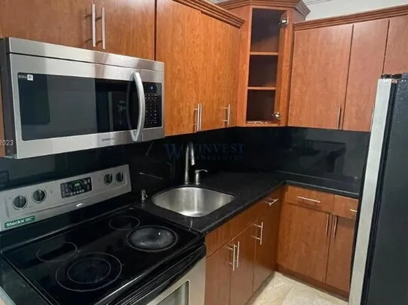 150 SW 10th St APT 2, Miami, FL 33130