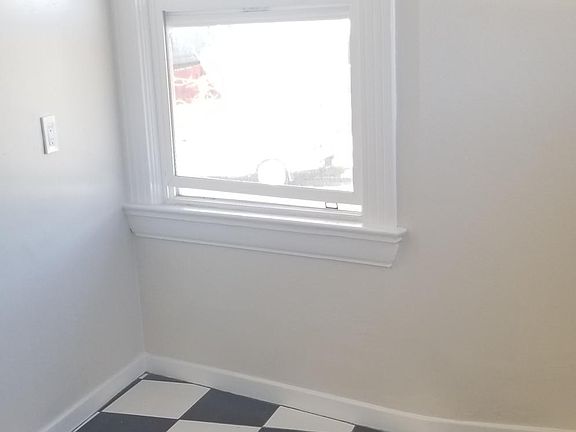 Small Dining / Breakfast Noon in Kitchen Room