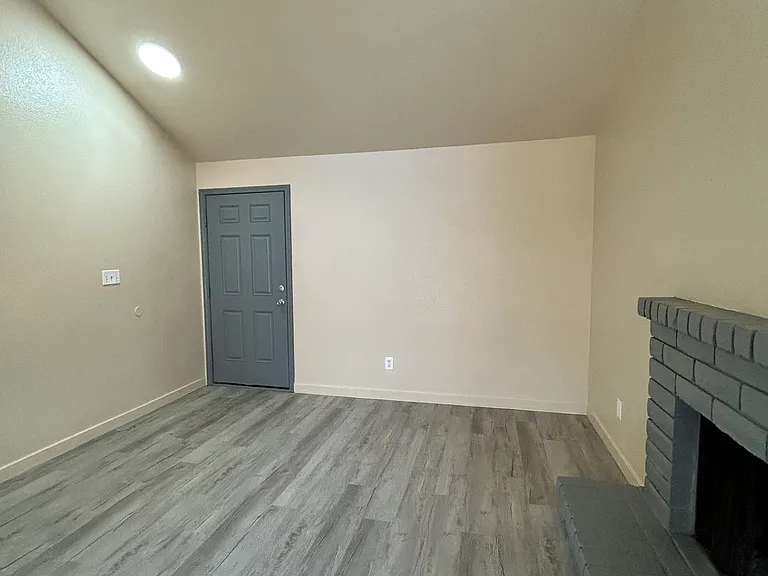1424 Sylvan Ave — Photo 5