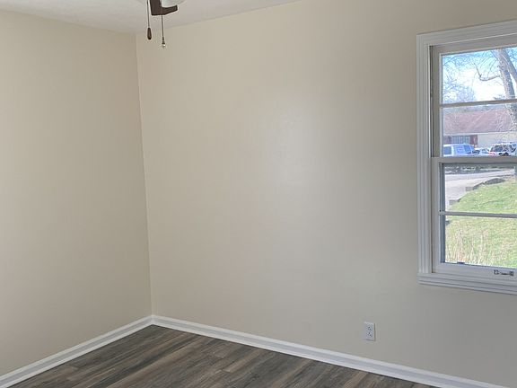 5th image of 131 Malone St