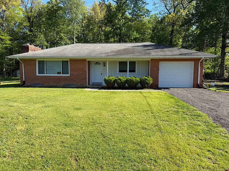 13994 Burntwoods Rd — Photo 1