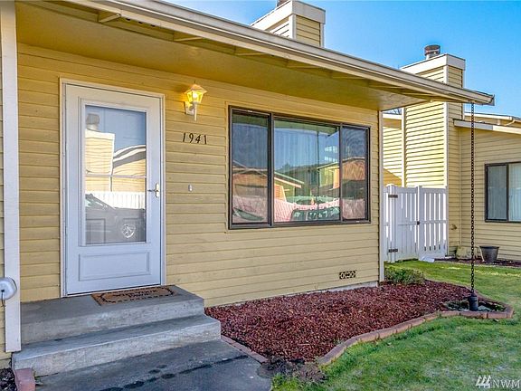 3rd image of 1941 F St SE #11