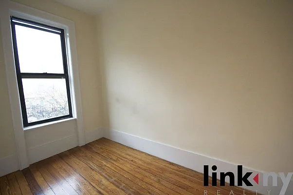 Rented by Link NY Realty | media 18