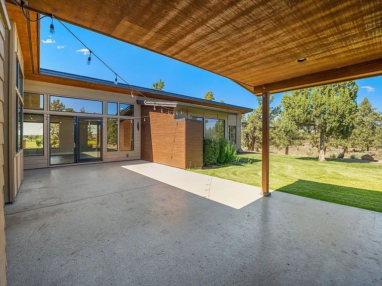 64144 Pioneer Loop — Photo 59