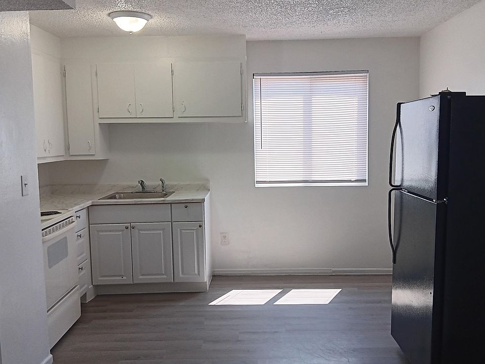 2nd image of 3828 Hazelwood St APT 26