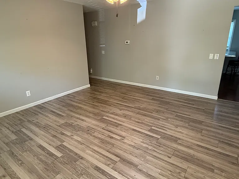 827 Cypress Dr — Photo 2