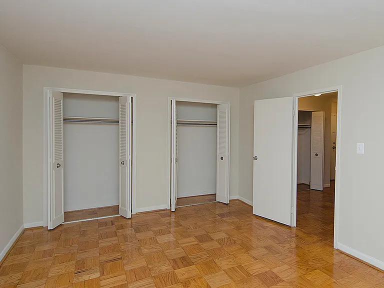 One-bedroom bedroom