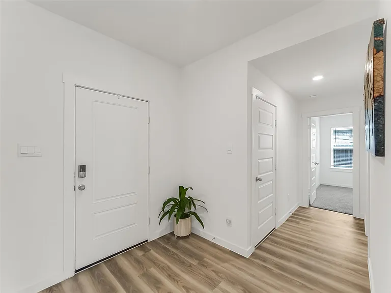 9515 Chelsea St — Photo 4